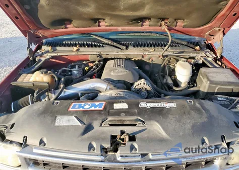 2004 Chevrolet Suburban C1500 из США, поврежденный, VIN 3GNEC16Z84G132618